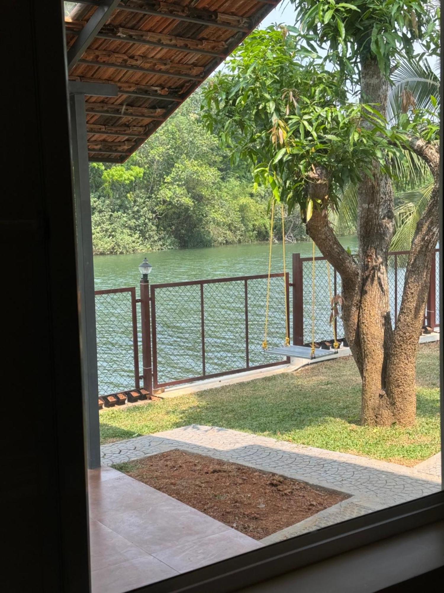 Blue Lake Villa コッラム エクステリア 写真